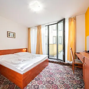 Hotel De Luxe, Praag