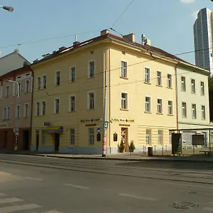 Pensión Beta, Praga