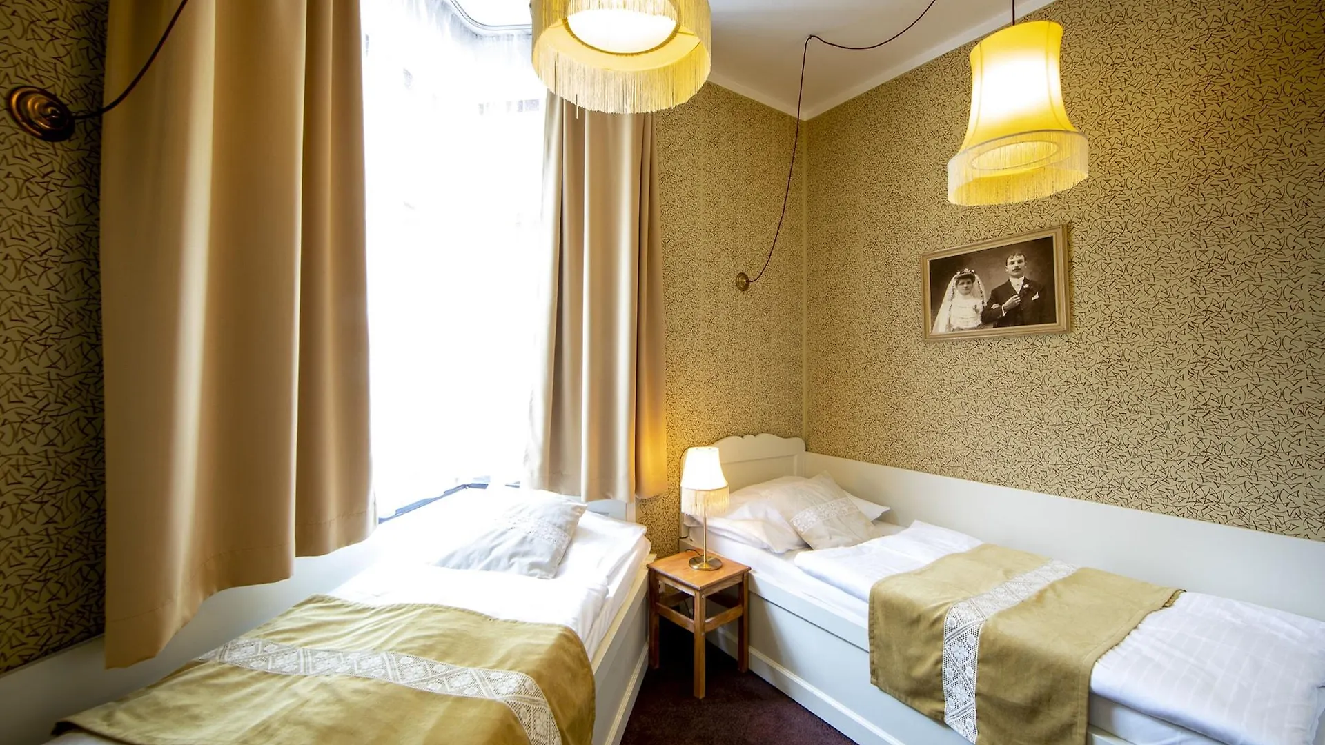 Hostel Hotel Amadeus Prag