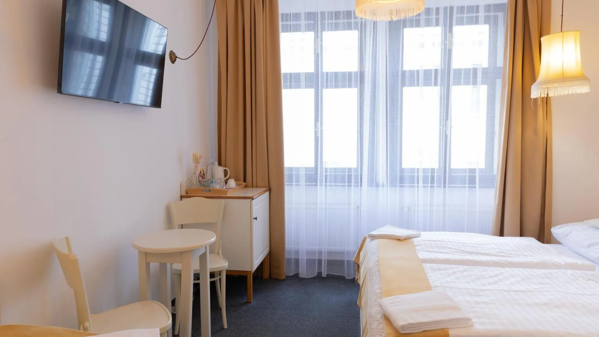 Hotel Amadeus Prag Hostel